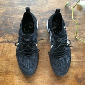 Nike Womens Mariah Sneakers